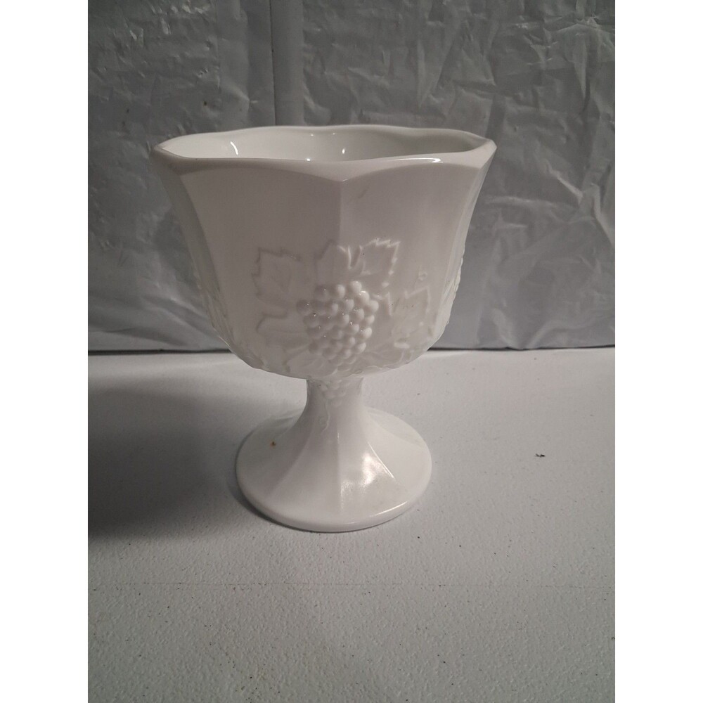 Vintage White Glass Grapes Harvest Pedestal Goblet Vase Bowl Planter 6.5" H